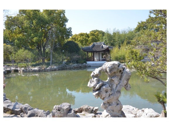 See im Guyi Garten, die vielen Besucher am Samstag habe ich geschickt weggelassen.