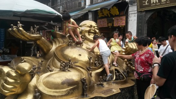 Ein kinderfreundlicher Buddha